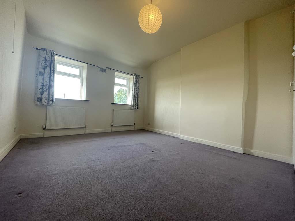 2 bedroom mid terrace house SSTC in Laneshawbridge - IMG_6532.jpg